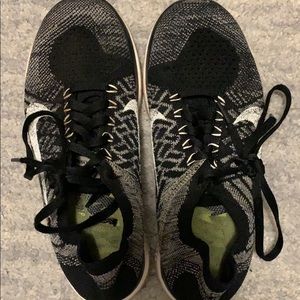 6.5 Women’s Nike Flyknits